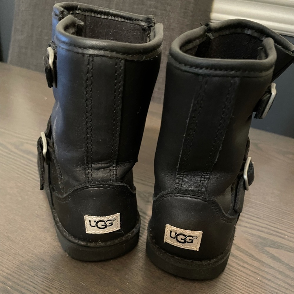 Ugg Harwell Big Kids Black Leather Zip